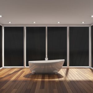 Sichtschutzfolie Blackout zur Verdunkelung in einem Baderaum