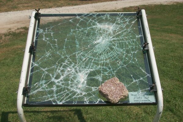 Splitterschutzfolie SAF 1200 mit sprengungshemmenden Eigenschaften