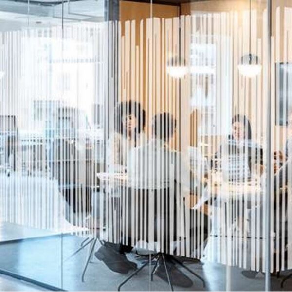 Sichtschutzfolie Linien Riga Nahaufnahme